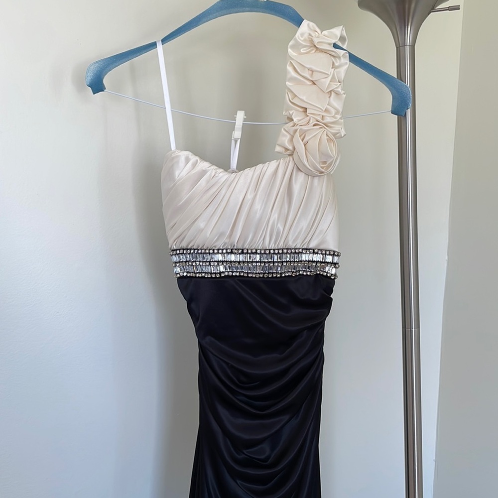 Black and white prom dress